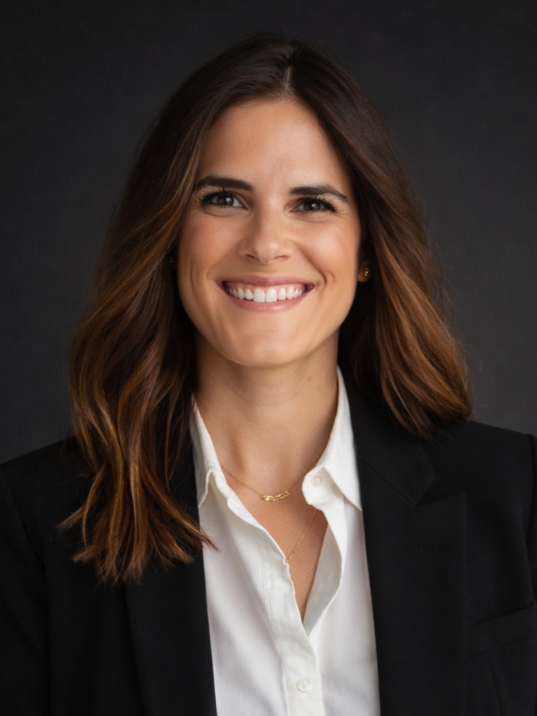 Headshot of Elena Bukowski