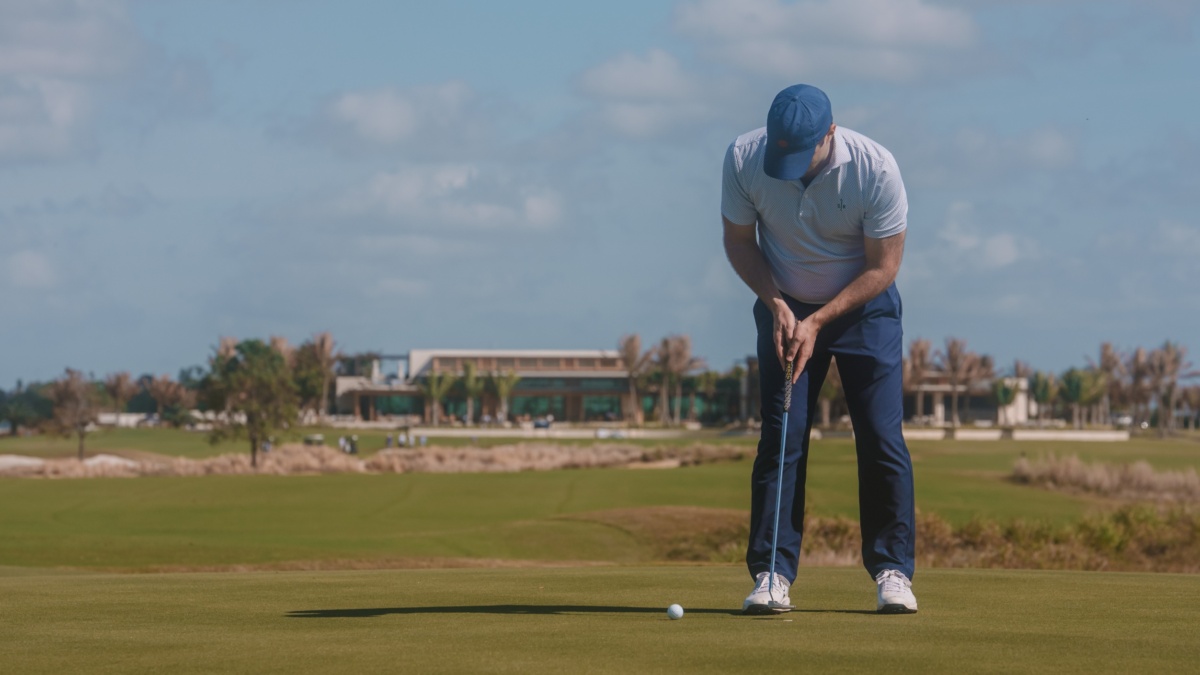 Golfing at tournament